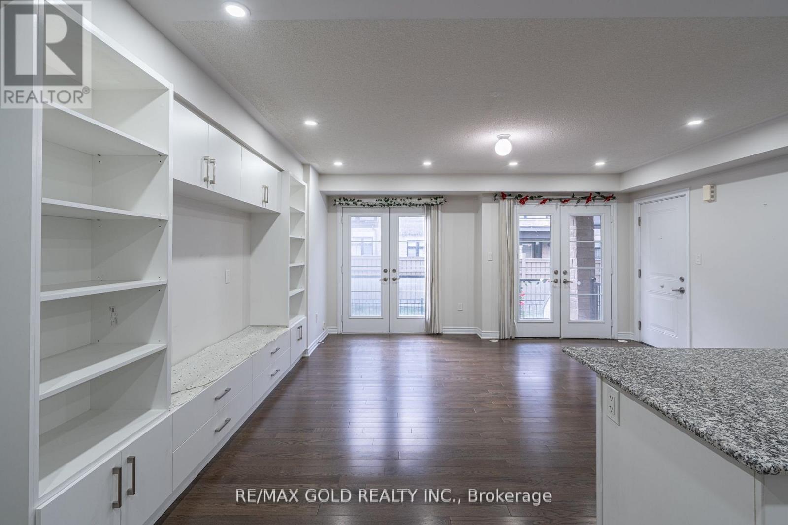 #45 200 VETERANS DRIVE - 7