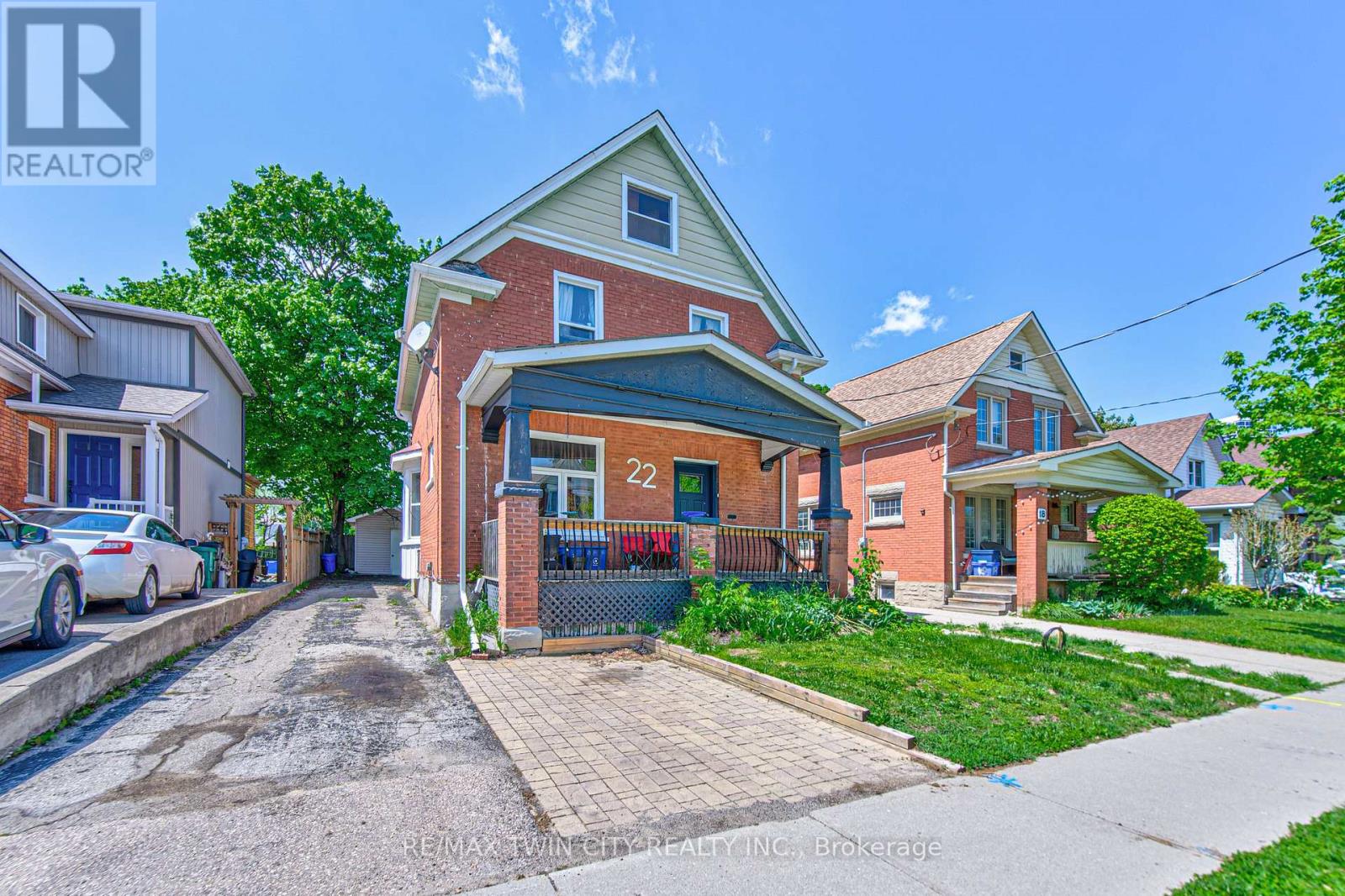 22 HERLAN AVENUE - 2
