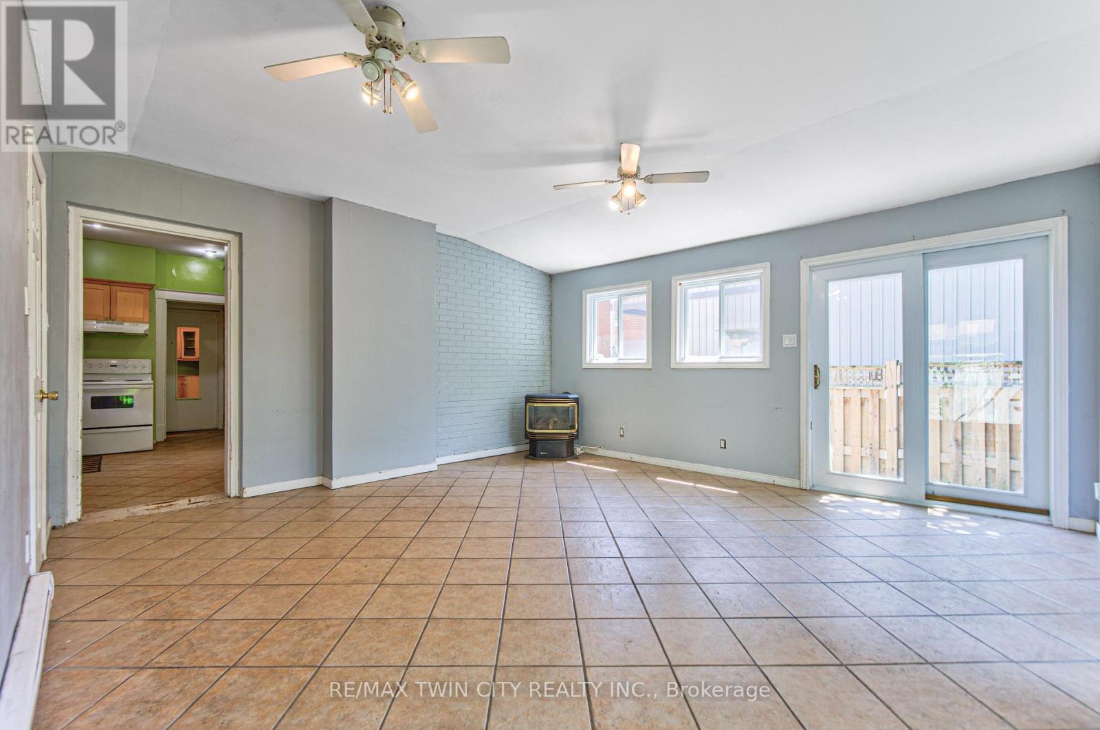 22 HERLAN AVENUE - 21