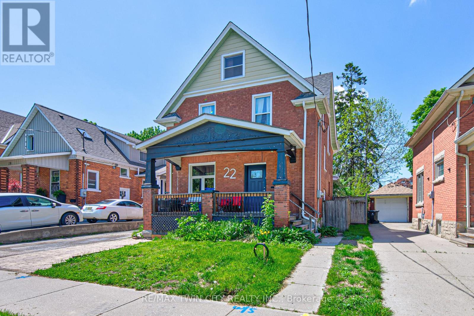 22 HERLAN AVENUE - 3