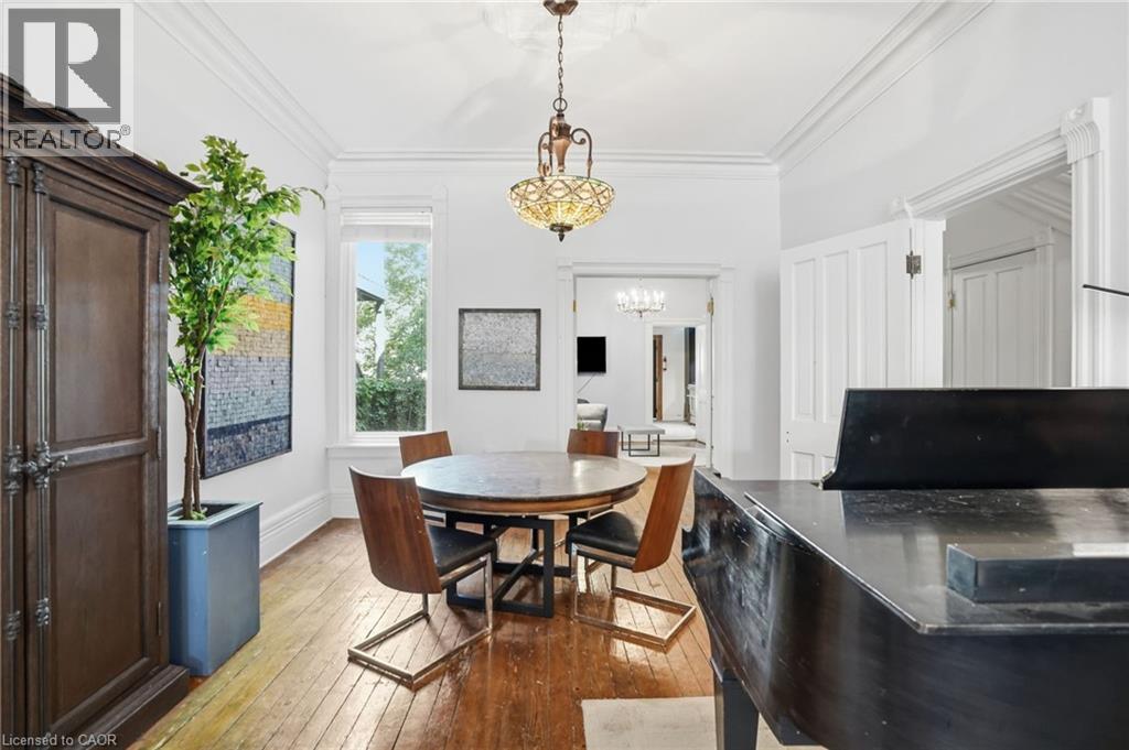 101 VICTORIA Avenue S - 11