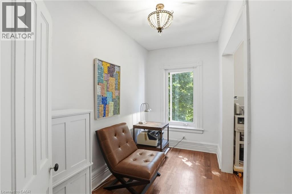 101 VICTORIA Avenue S - 26