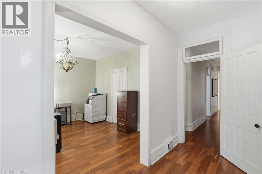 101 VICTORIA Avenue S - 27