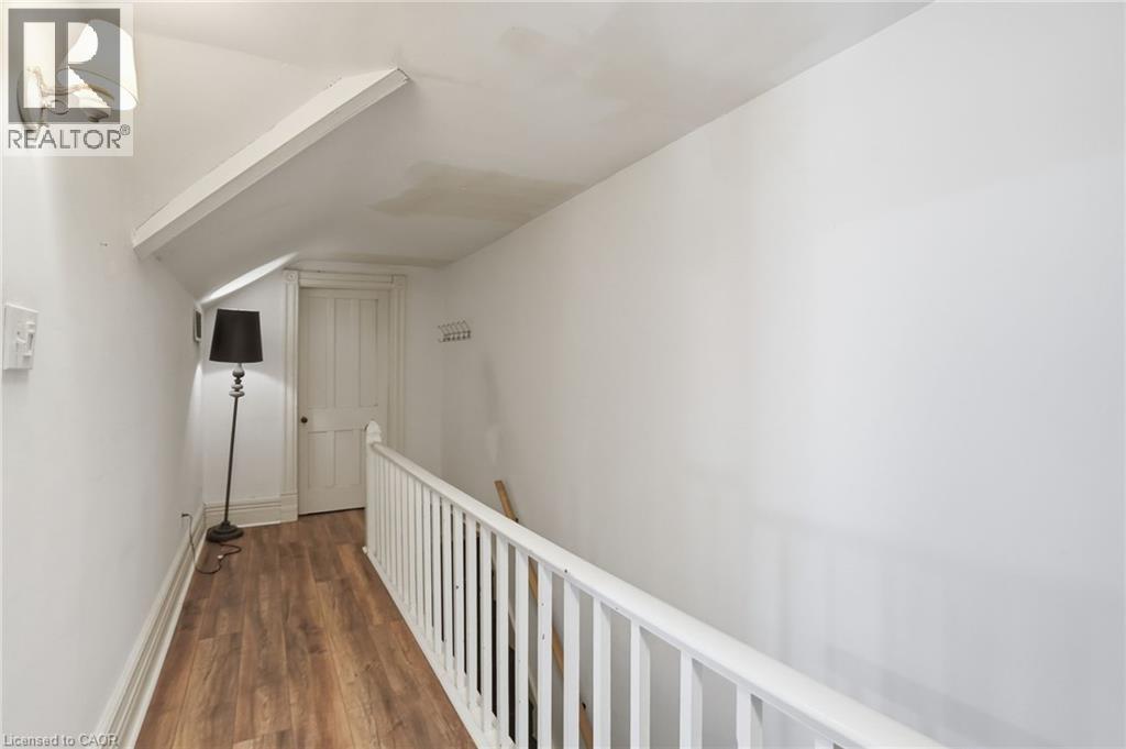 101 VICTORIA Avenue S - 32