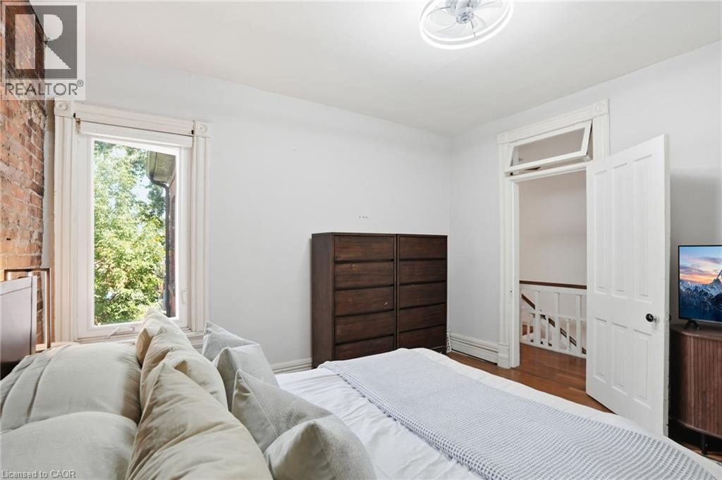 101 VICTORIA Avenue S - 25