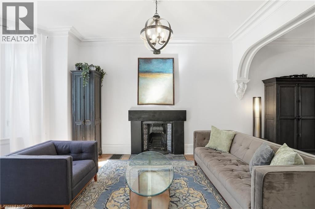 101 VICTORIA Avenue S - 8