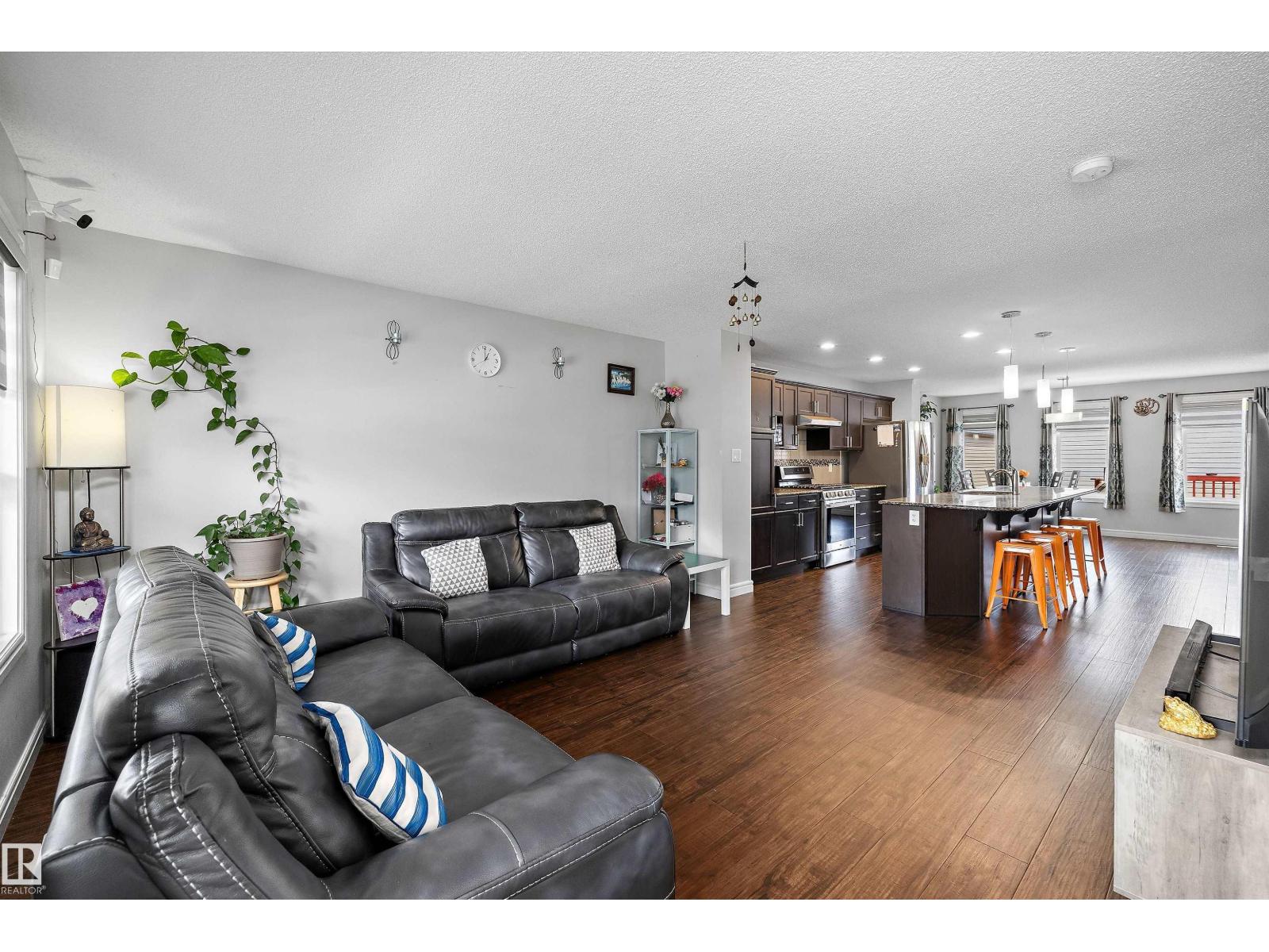 1563 TAMARACK BV NW - Image 4