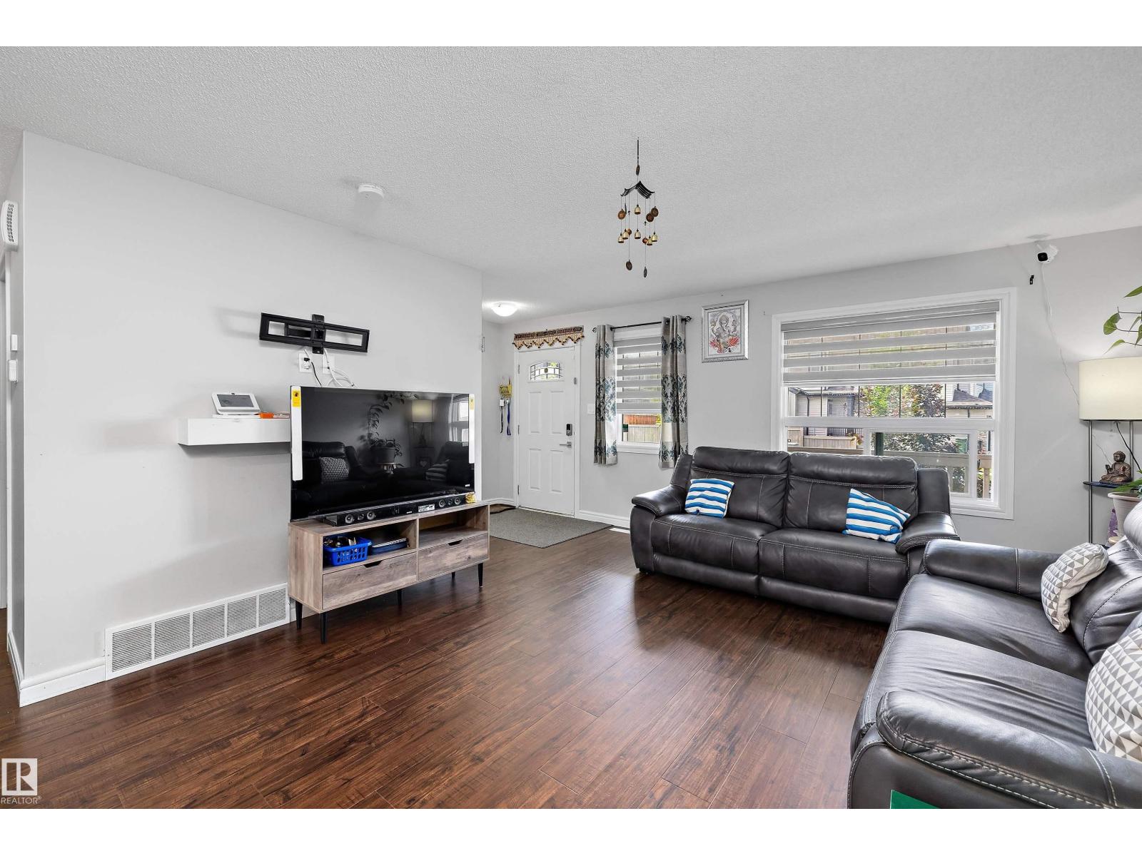 1563 TAMARACK BV NW - 6
