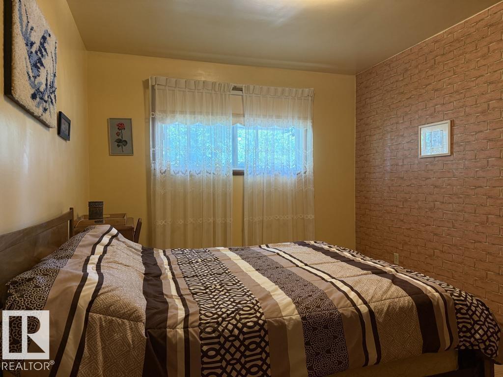 9908 96A Avenue - 26