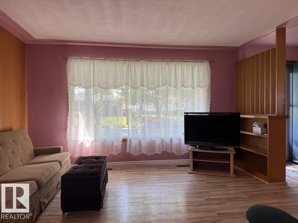 9908 96A Avenue - 9