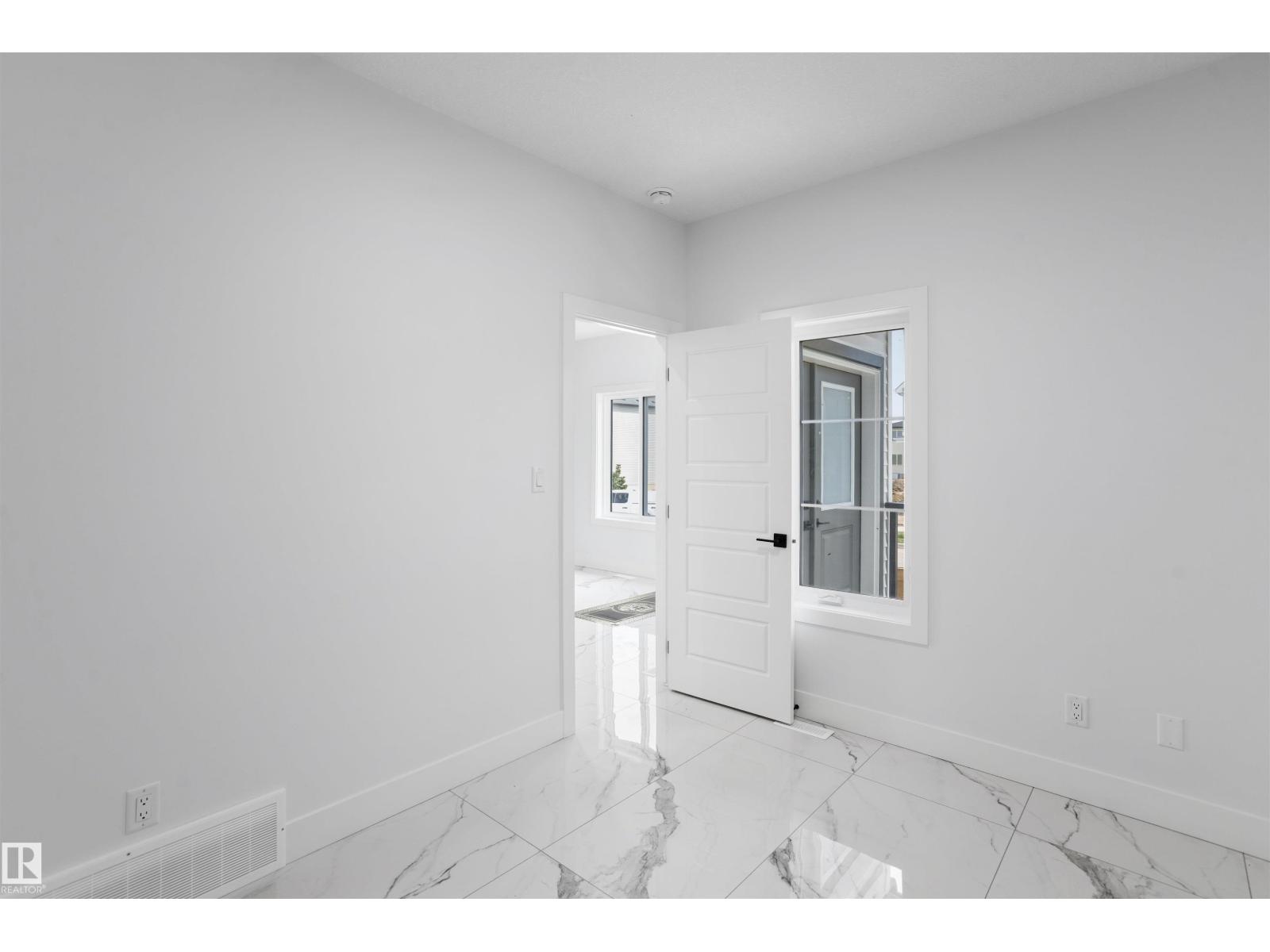 2306 6A AV SW - 11