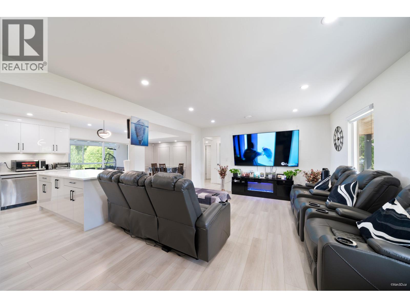 5835 CRESCENT Drive, Delta