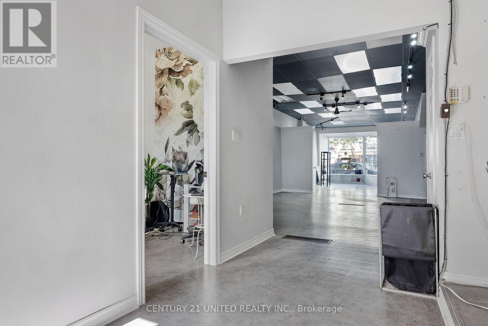 39 KING STREET W - 19