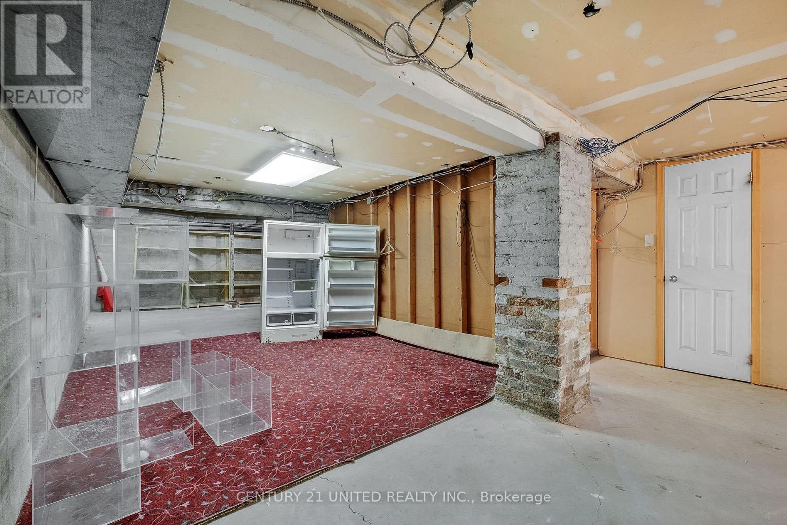 39 KING STREET W - 43