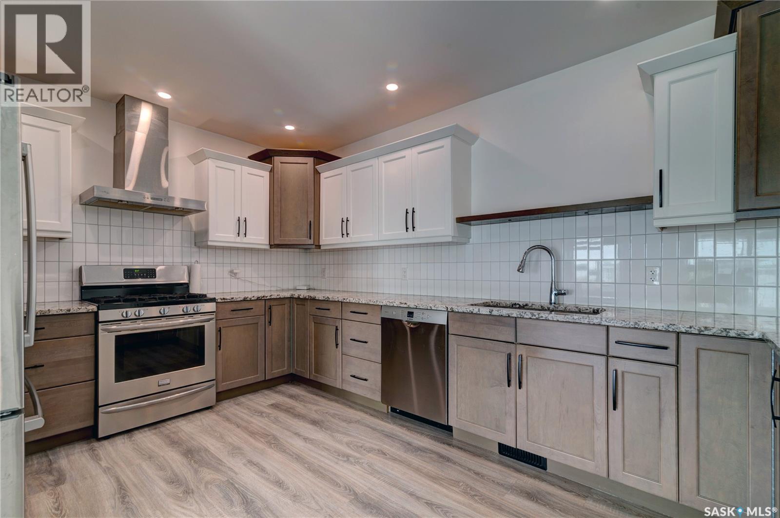 17 Longman DRIVE - 10