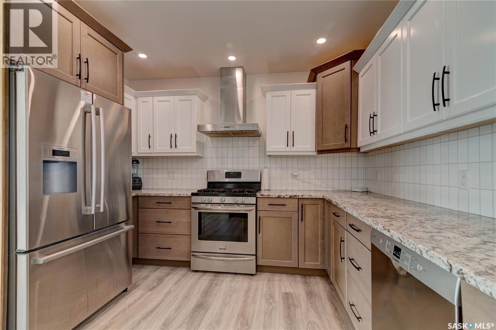 17 Longman DRIVE - 11