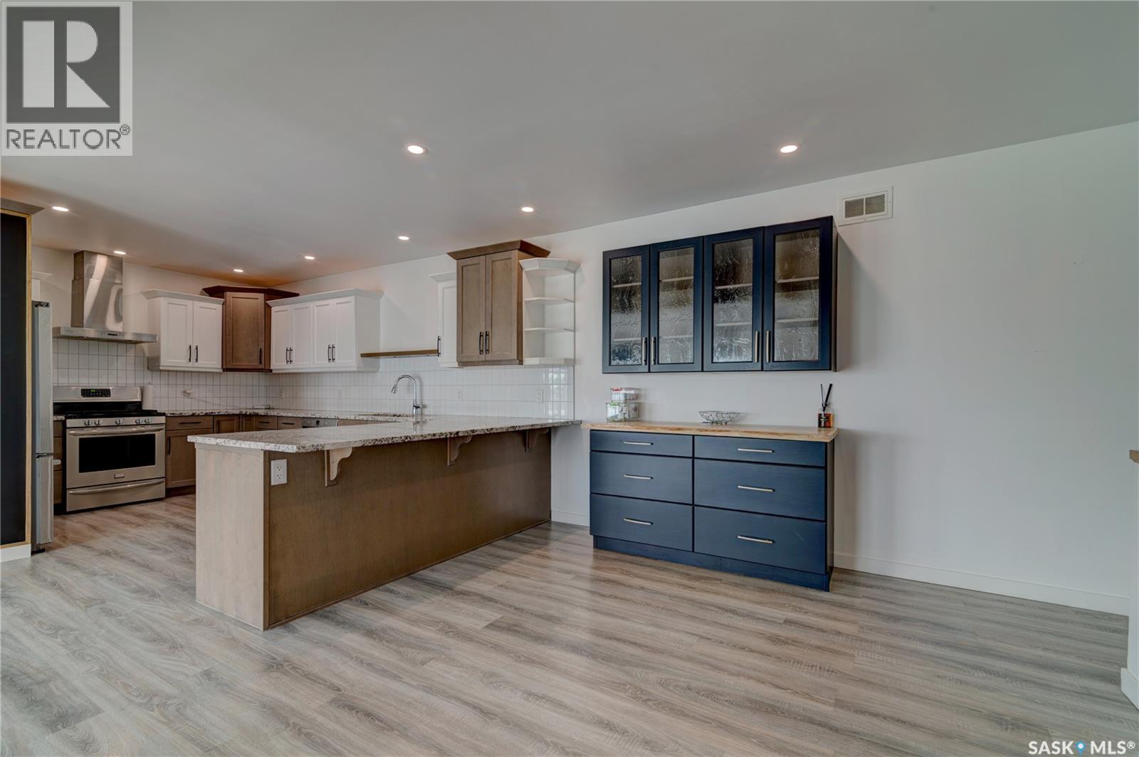 17 Longman DRIVE - 12