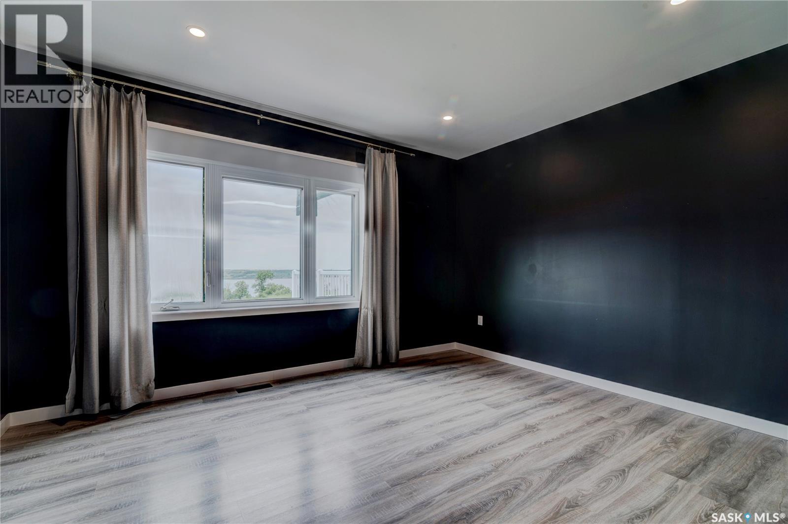 17 Longman DRIVE - 13