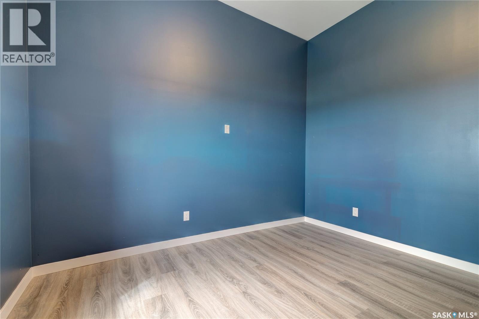 17 Longman DRIVE - 27