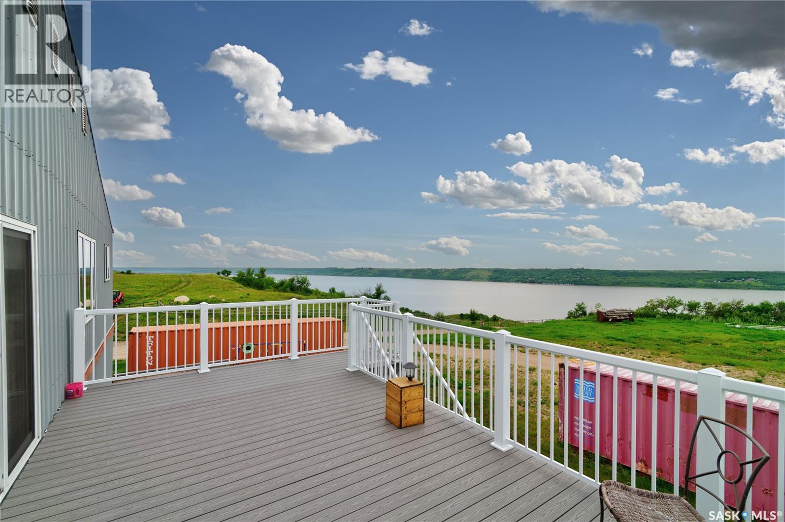17 Longman DRIVE - 32
