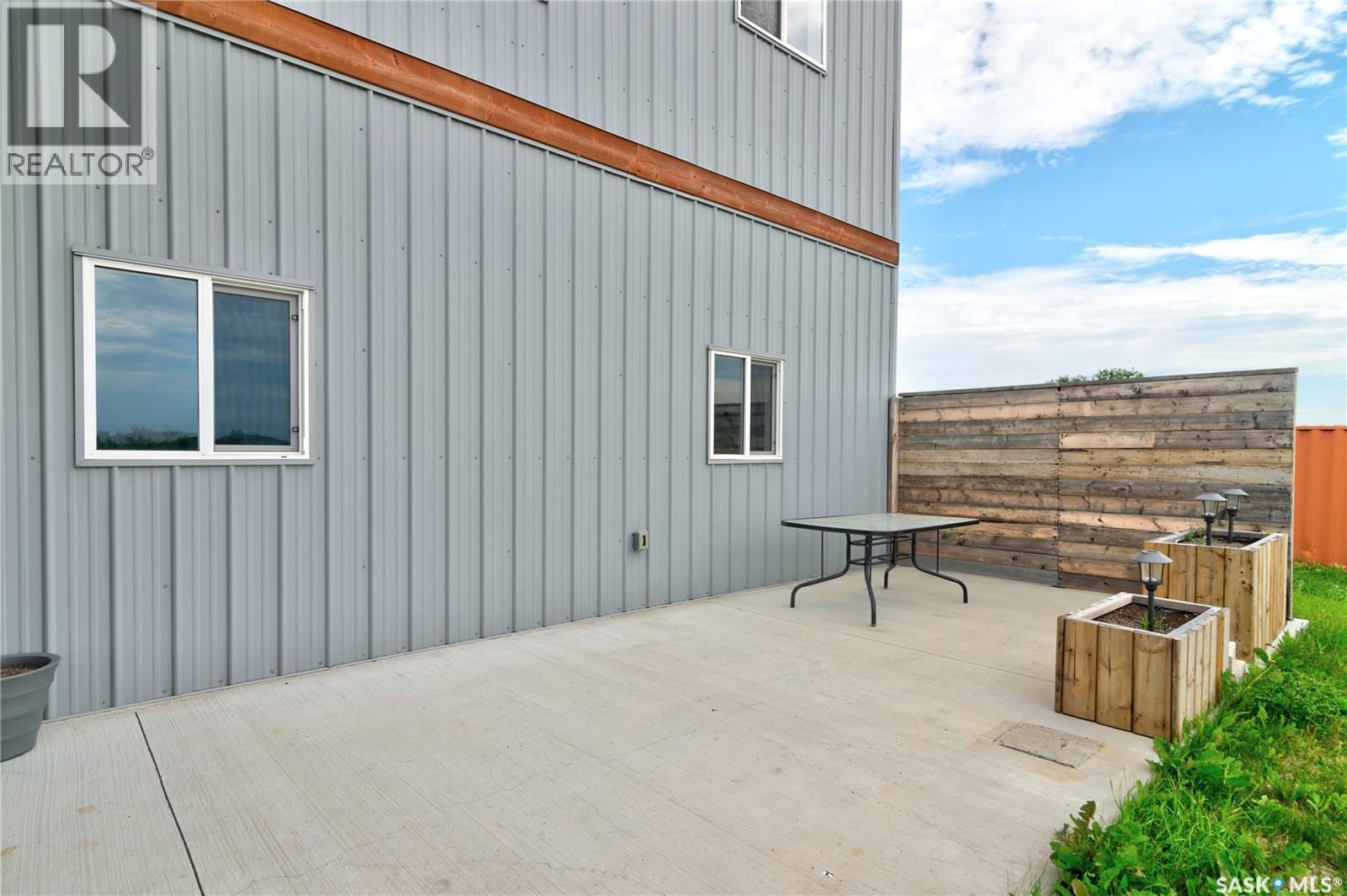 17 Longman DRIVE - 37