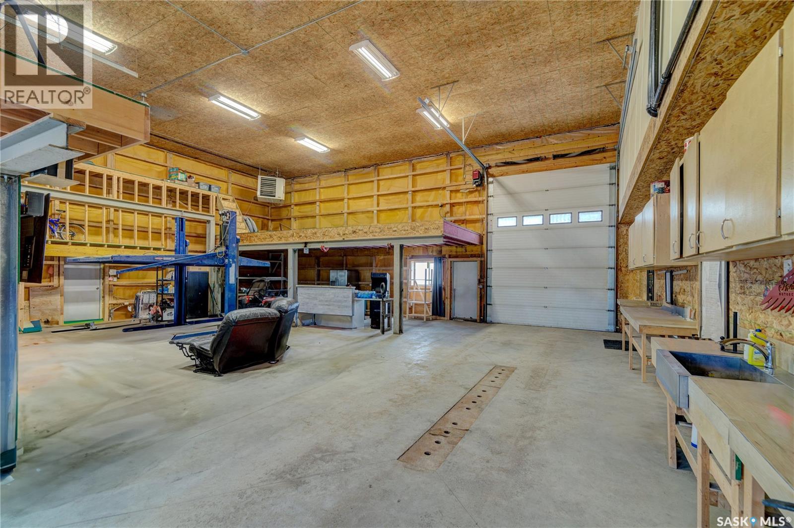 17 Longman DRIVE - 38