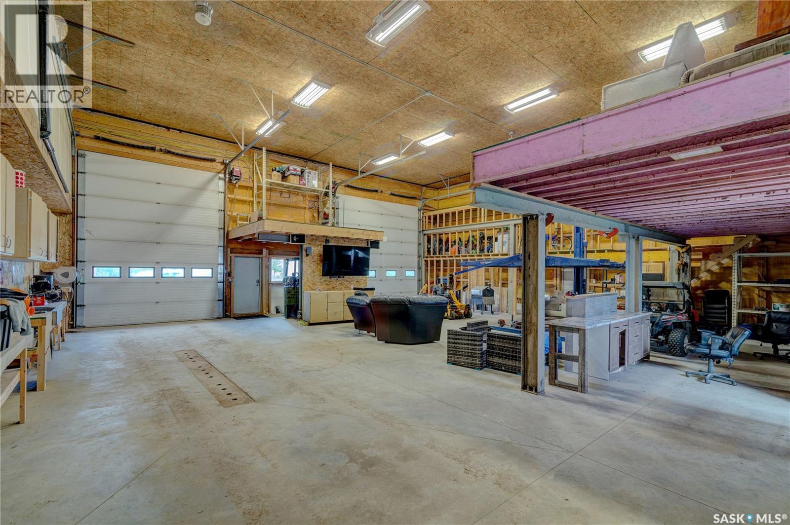 17 Longman DRIVE - 39
