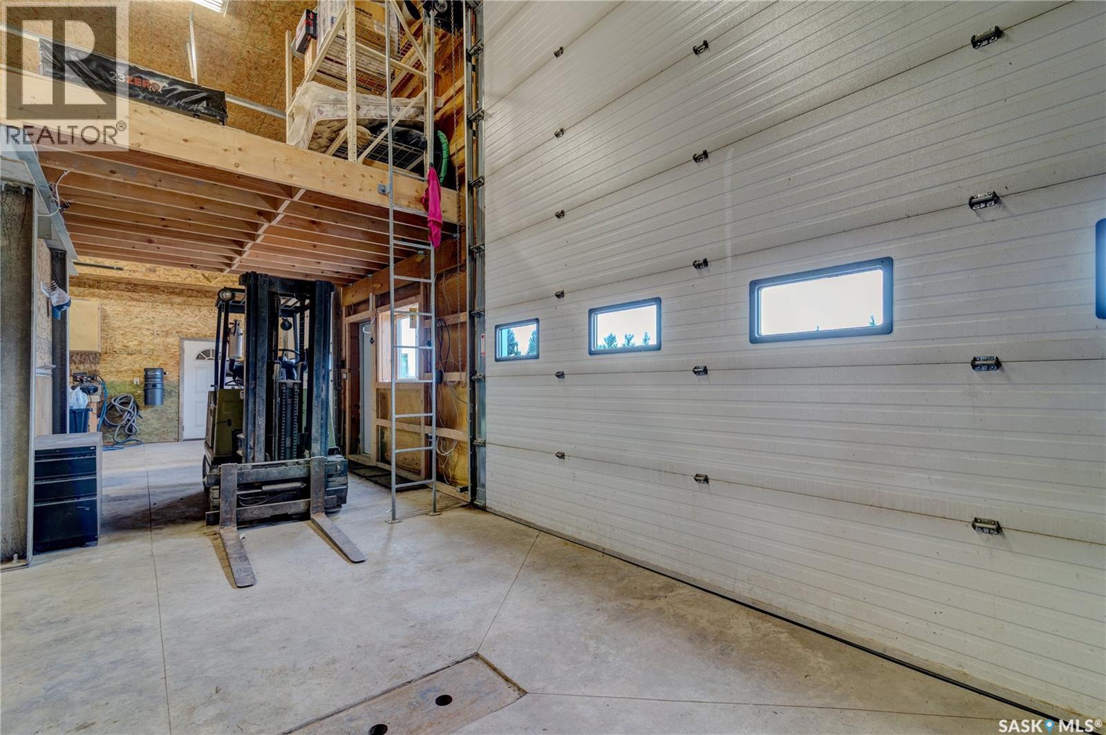 17 Longman DRIVE - 41