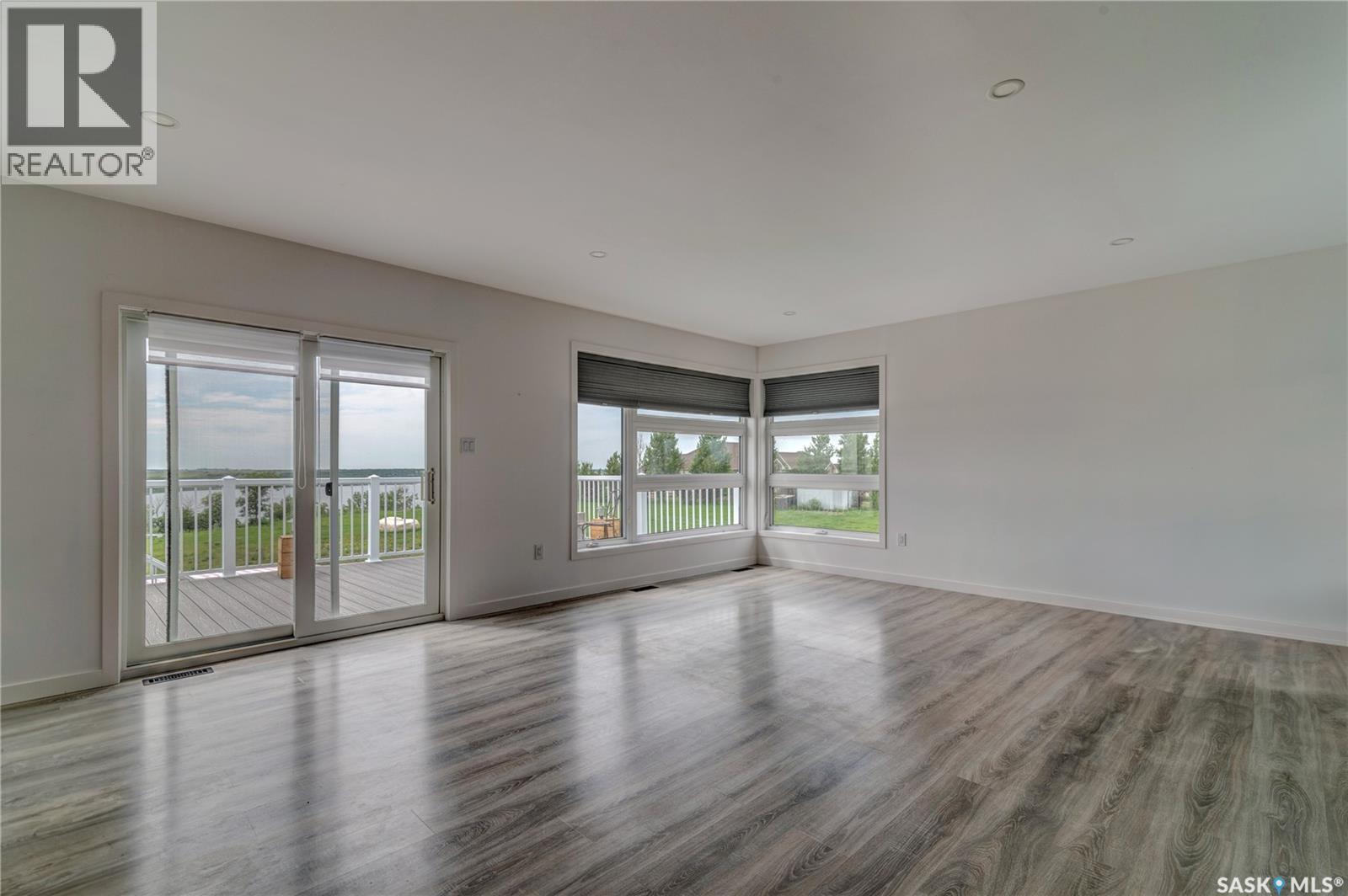 17 Longman DRIVE - 5