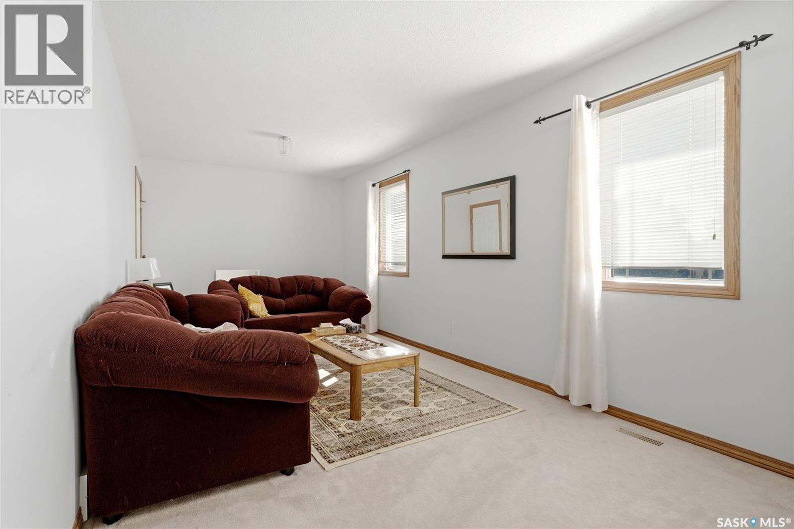 2135 Potts CRESCENT E - Image 43