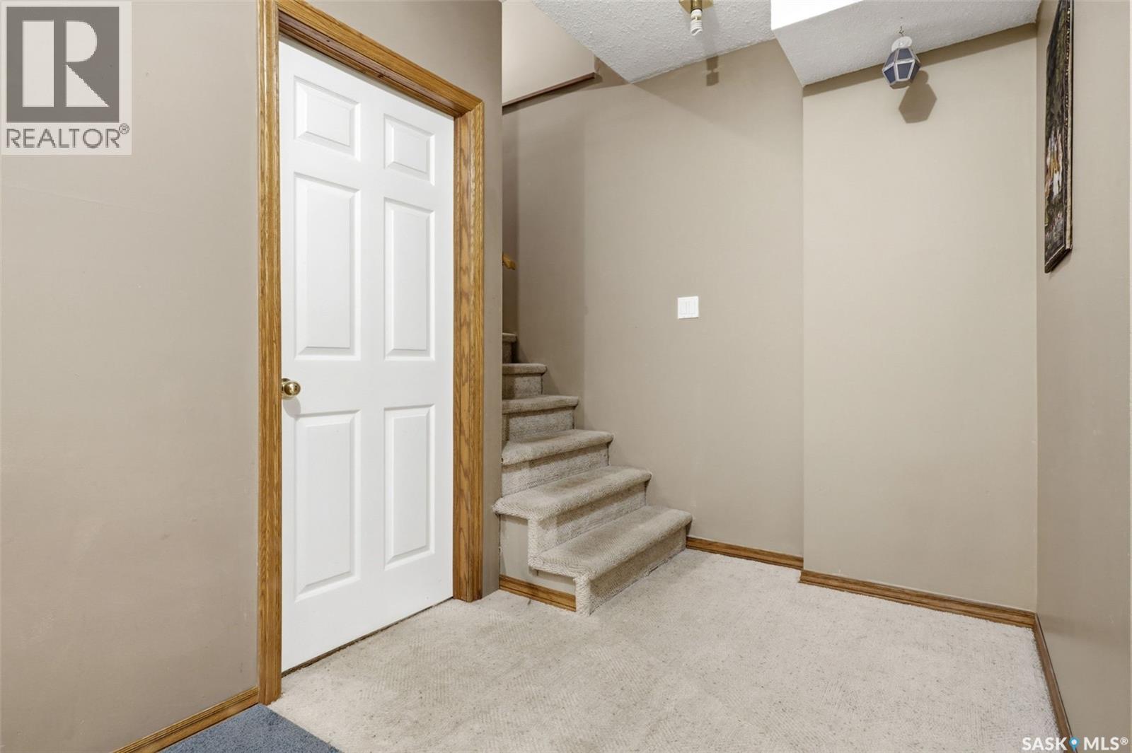 2135 Potts CRESCENT E - Image 48