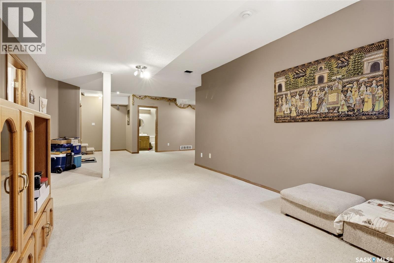 2135 Potts CRESCENT E - Image 50