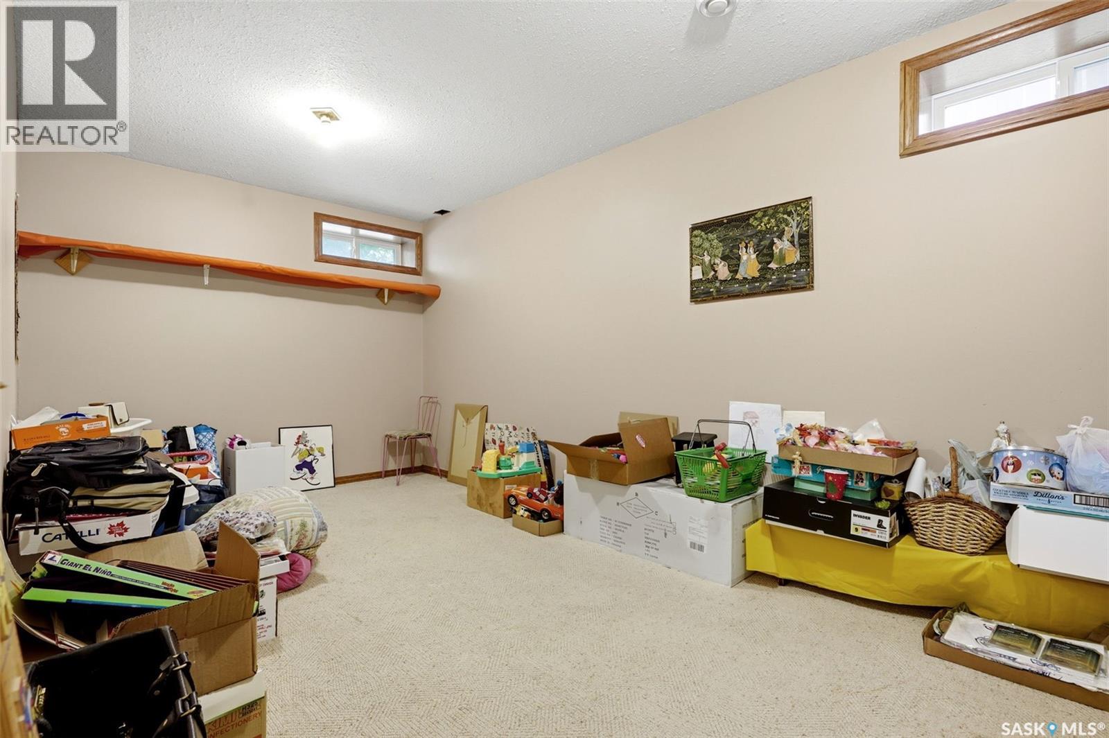 2135 Potts CRESCENT E - Image 57