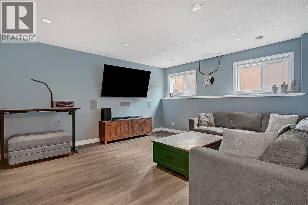 8842 115 Avenue - Image 16
