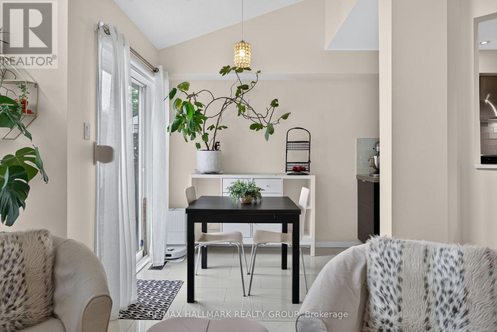 63 PALMADEO DRIVE - 14