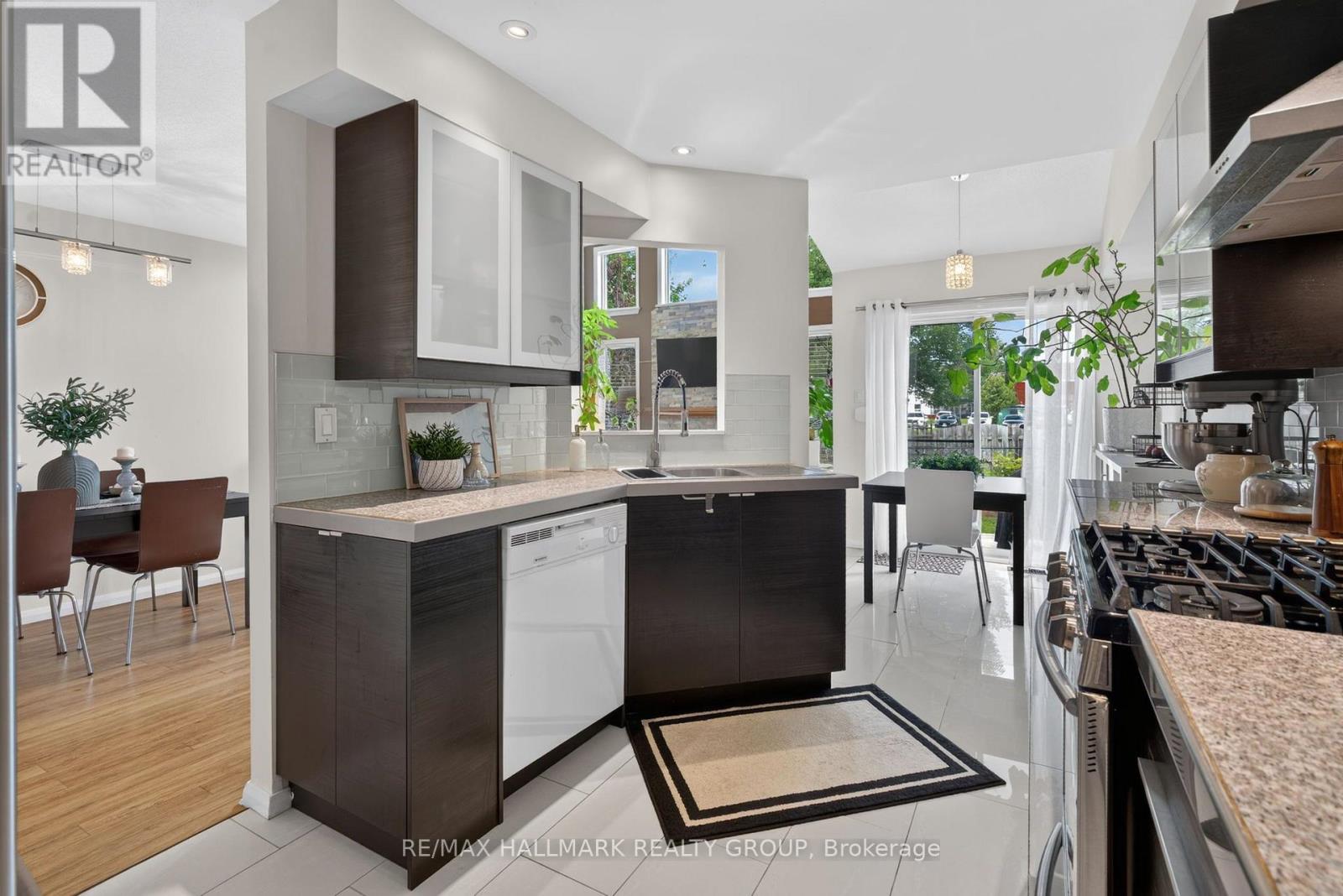 63 PALMADEO DRIVE - 19