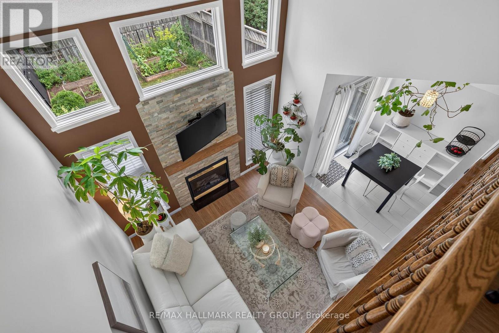 63 PALMADEO DRIVE - 20