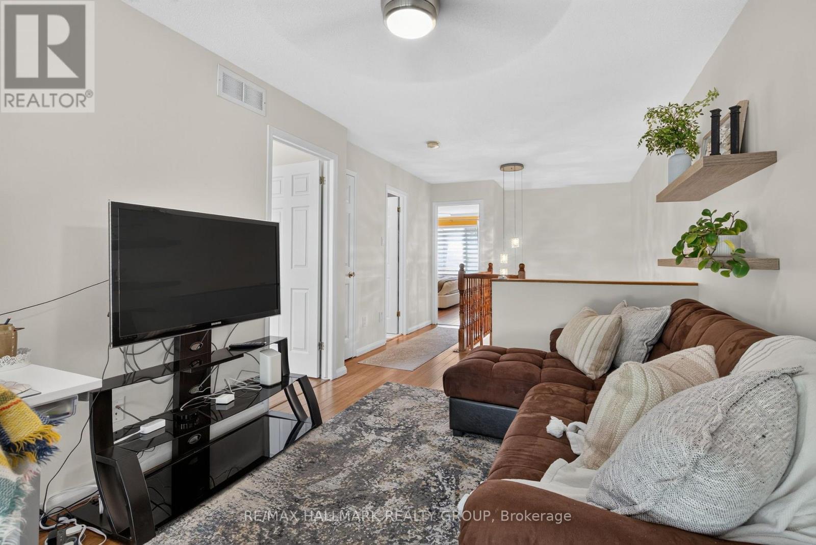 63 PALMADEO DRIVE - 23