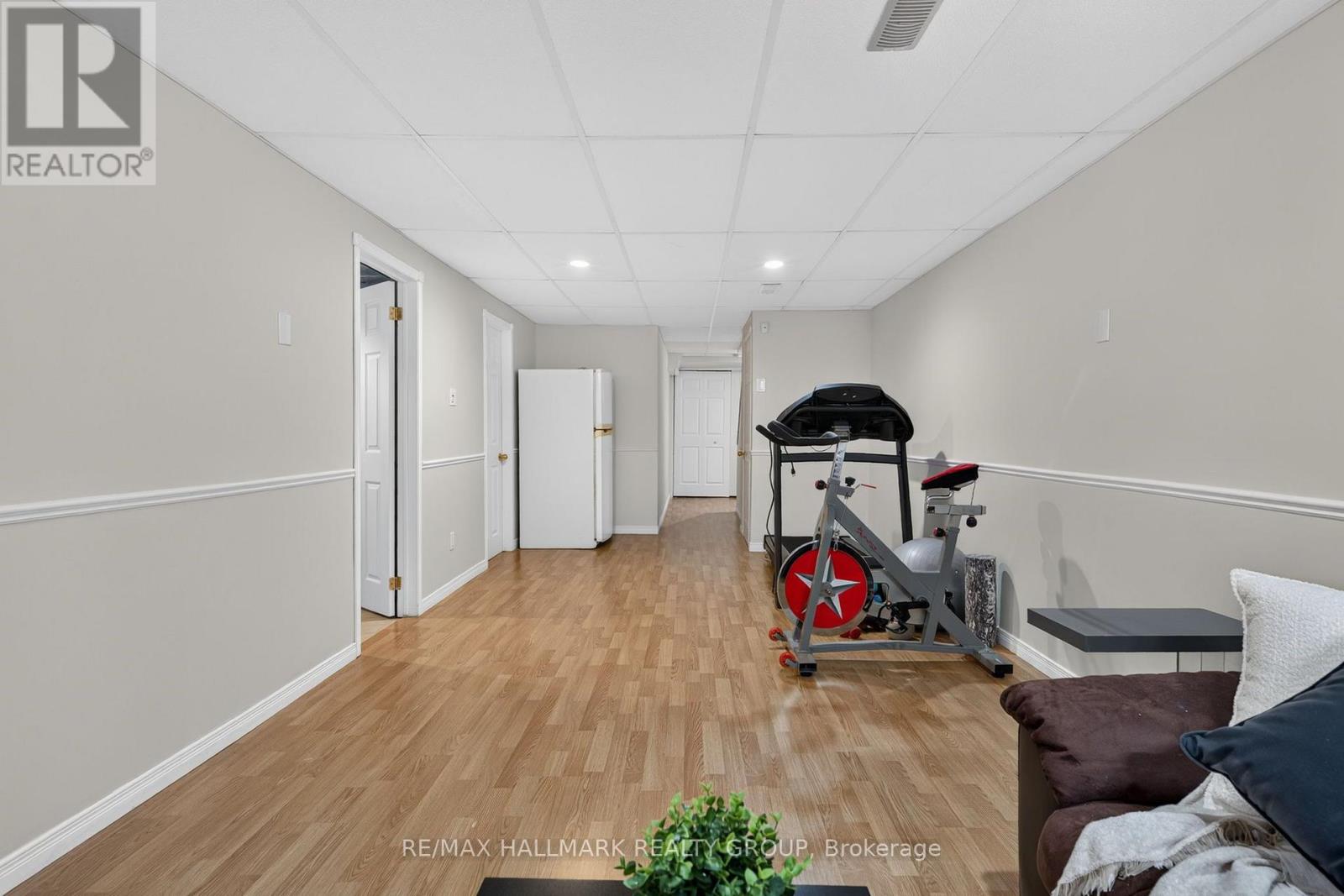 63 PALMADEO DRIVE - 35