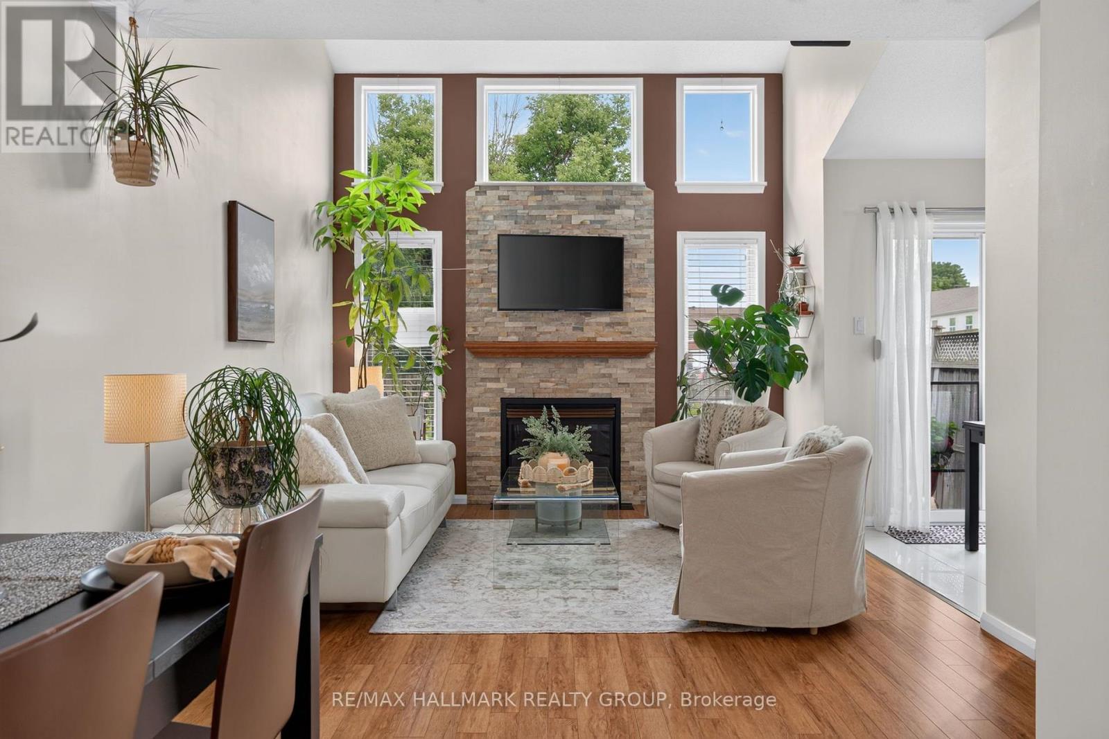 63 PALMADEO DRIVE - 7