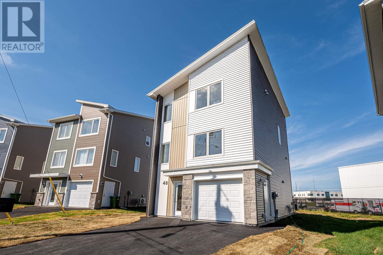 48 Zeppelin Crescent - 2