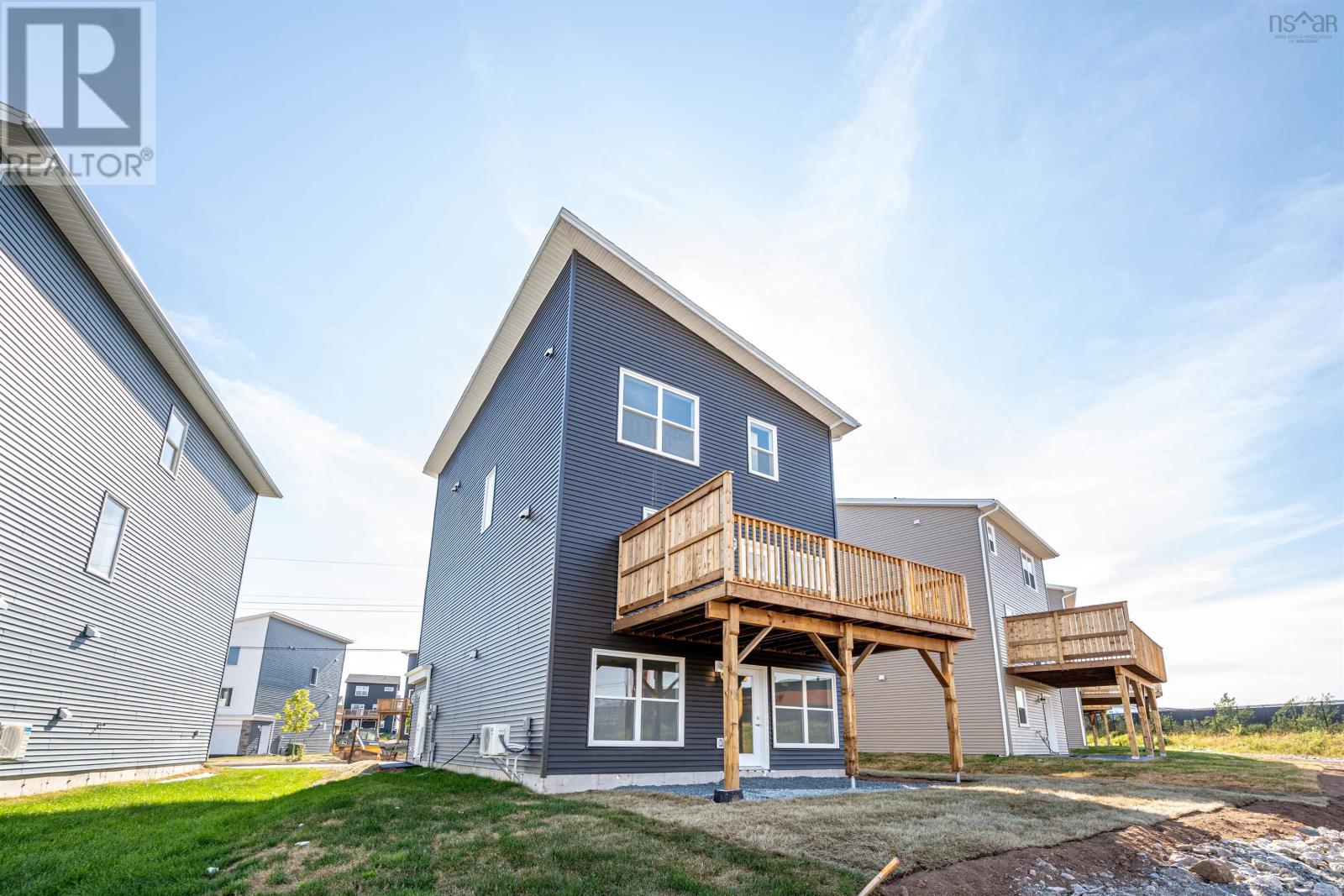 48 Zeppelin Crescent - 3