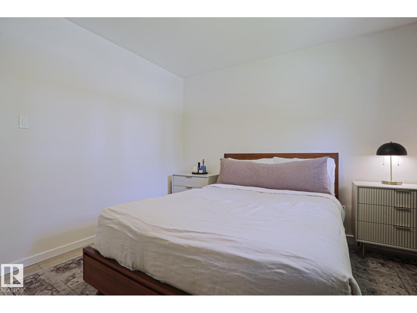 11142 51 ST NW - 12
