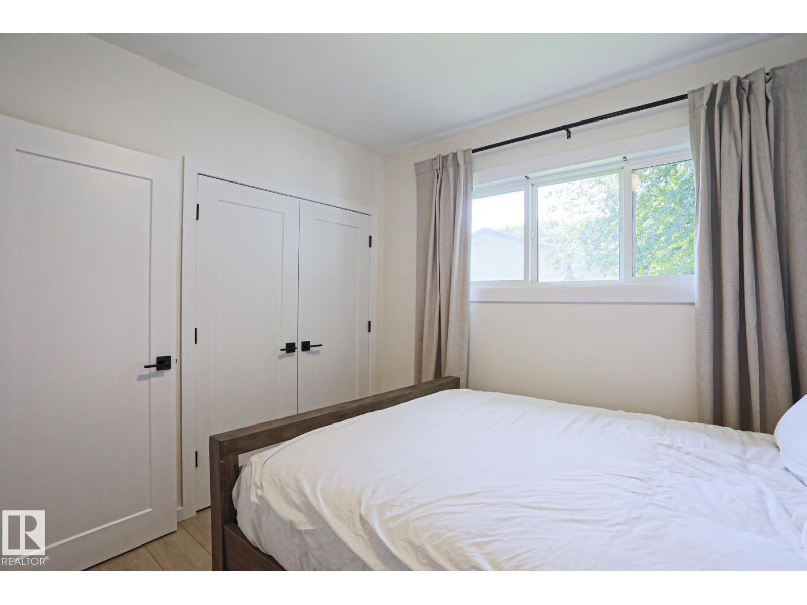 11142 51 ST NW - 14