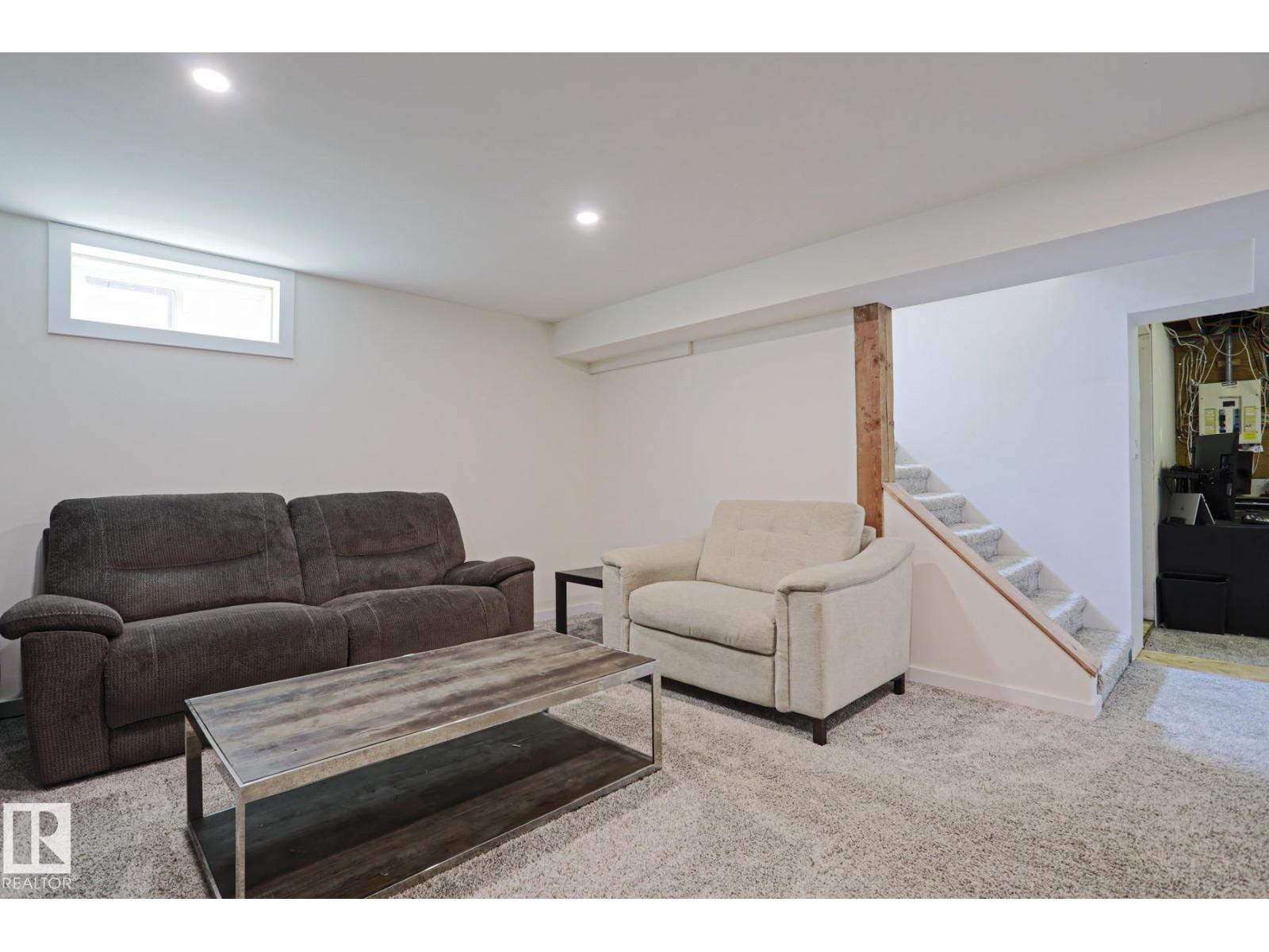 11142 51 ST NW - 18