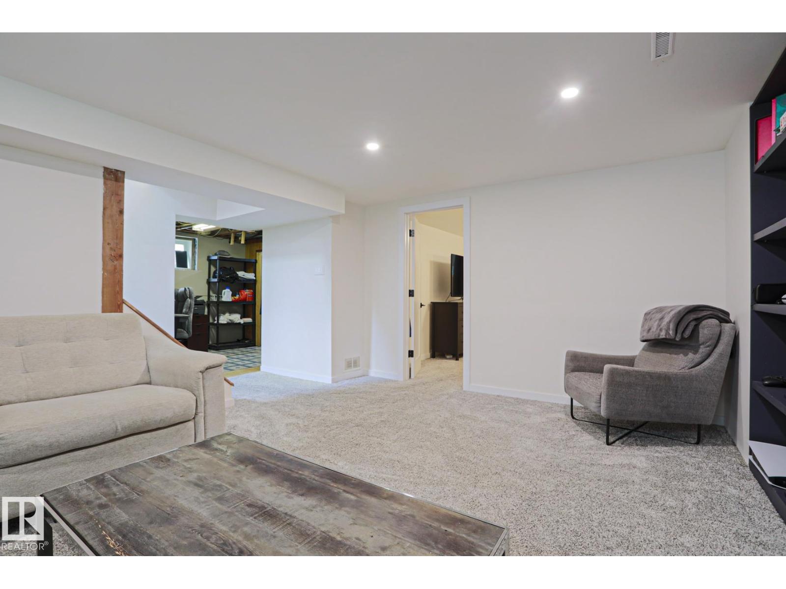 11142 51 ST NW - 19