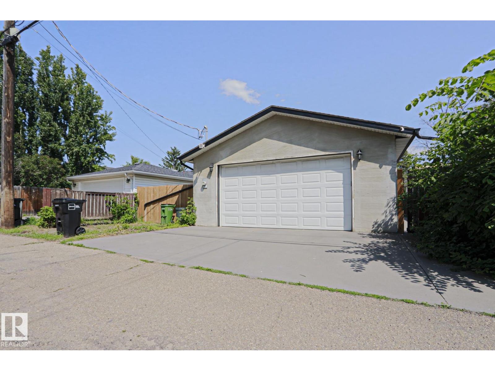 11142 51 ST NW - 30