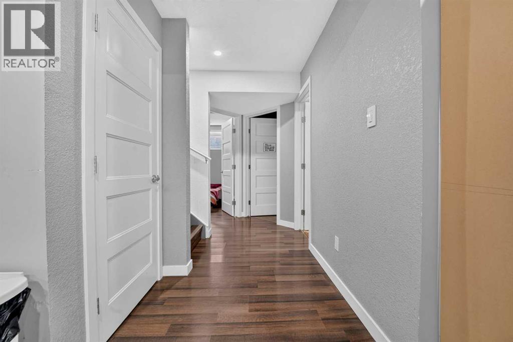 285 Coalbanks Boulevard W - 29