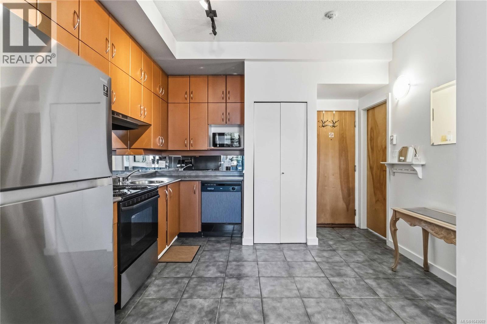 #117 409 Swift St - 9