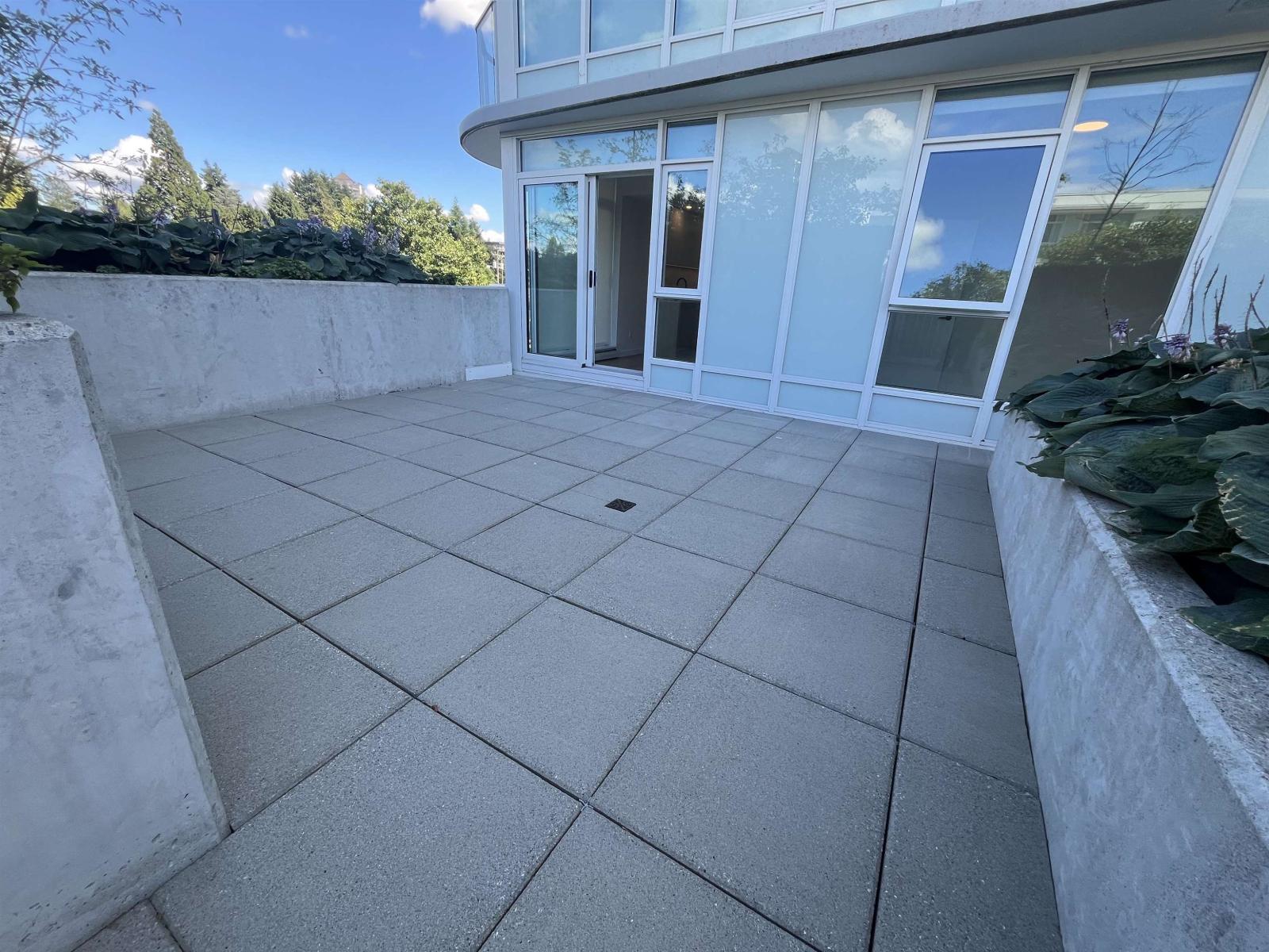 202 13685 102 AVENUE, Surrey — photo 2
